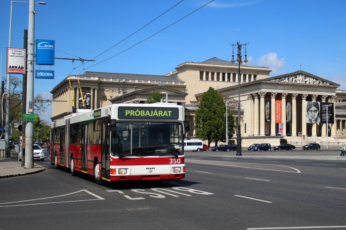 Gelenkobus 350 ex EW 040 am Hősök tere